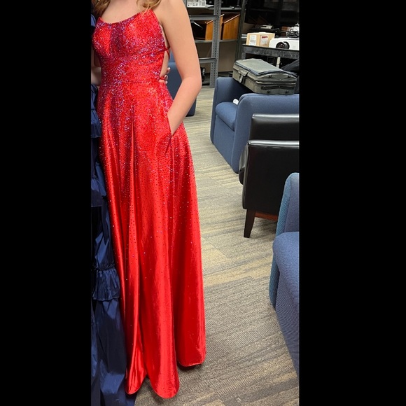 Prom dress - Picture 2 of 3